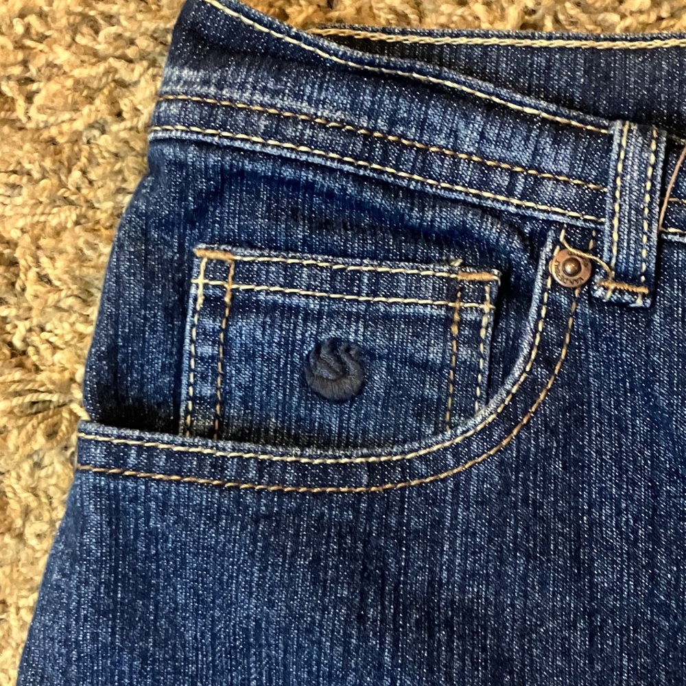 Gloria Vanderbilt Amanda Indigo Denim Shorts - Picture 3 of 6
